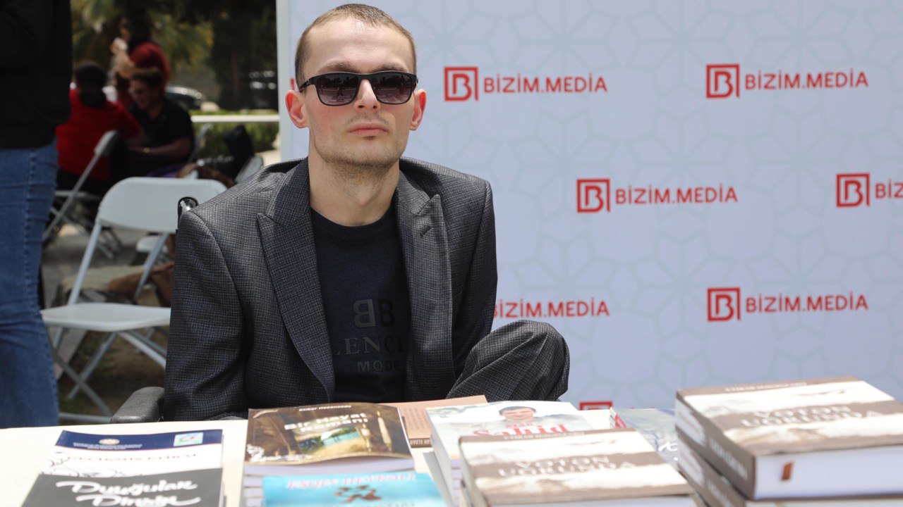 Etibar Həsənzadənin imza günü KEÇİRİLDİ – FOTO