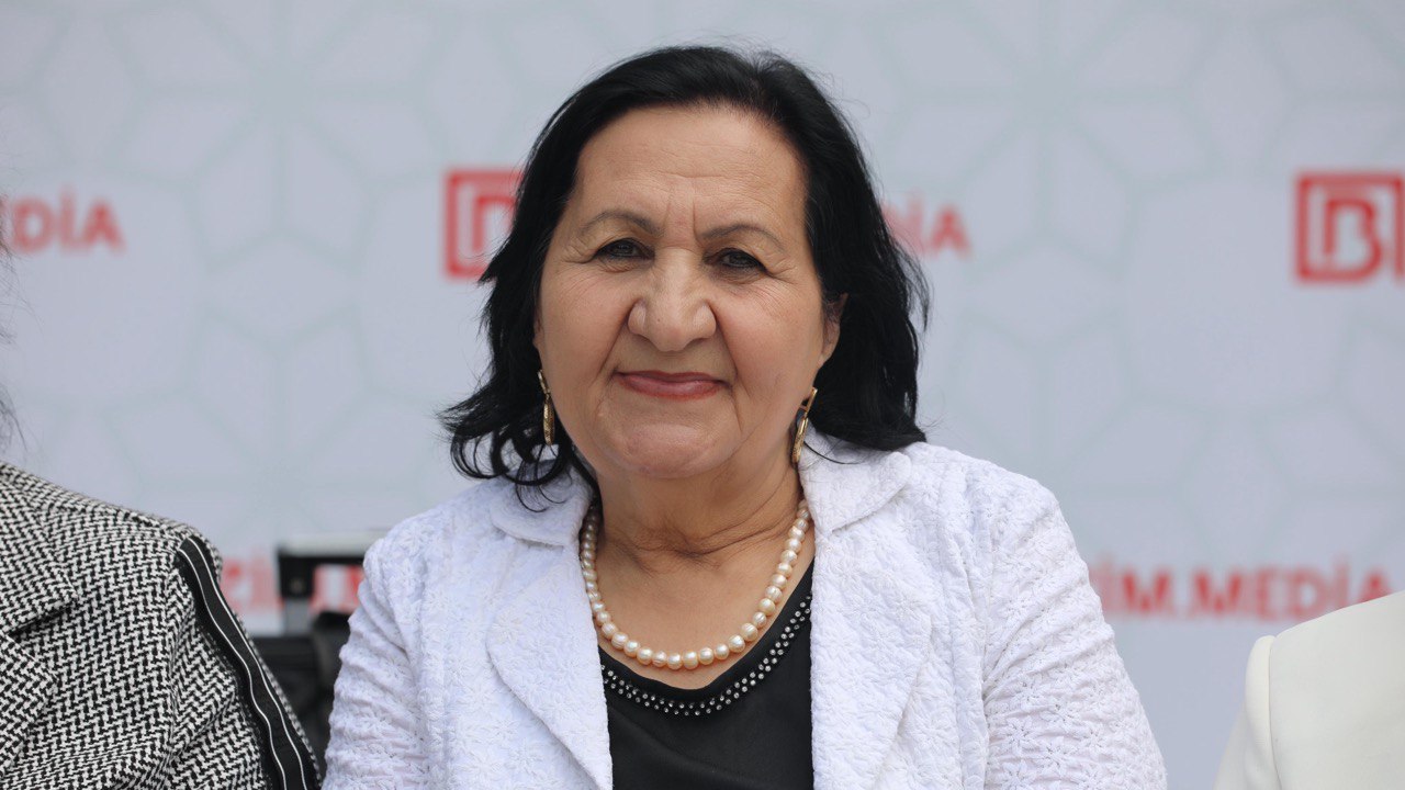 Nazlı Hacılının vətənpərvərlik ruhunda şeirləri maraqla QARŞILANDI – FOTO