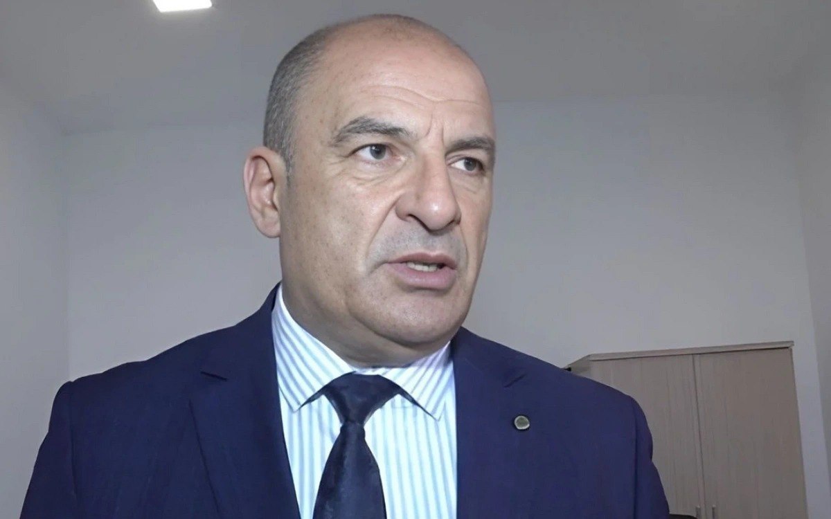 Qalmaqallı direktor İŞDƏN ÇIXARILDI Qalmaqallı direktor İŞDƏN ÇIXARILDI