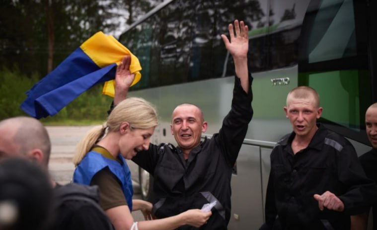 Ukrayna və Rusiya arasında əsir mübadiləsinin 3-cü mərhələsi sona çatdı - FOTO Ukrayna və Rusiya arasında əsir mübadiləsinin 3-cü mərhələsi sona çatdı - FOTO