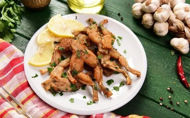 Qurbağa əti ilə bağlı yayılan məlumatlarla əlaqədar rəsmi qurumdan AÇIQLAMA