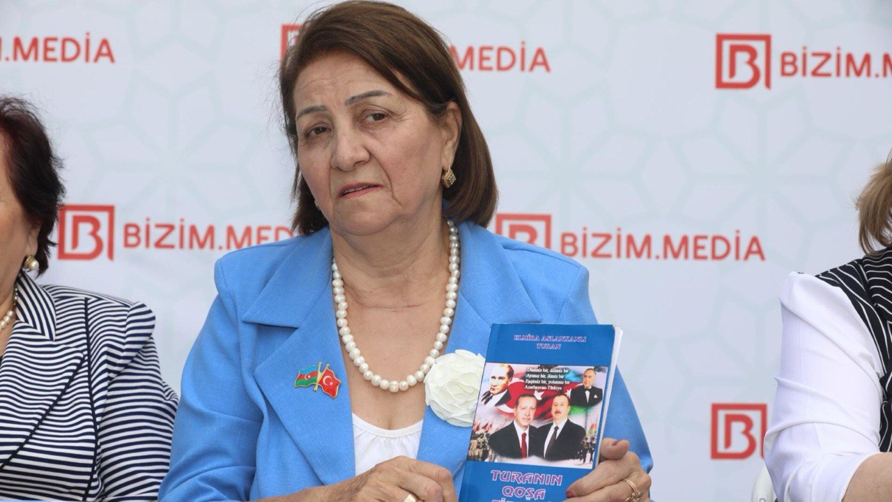 Elmira Aslanxanlı Turanın imza günü keçirildi - FOTO