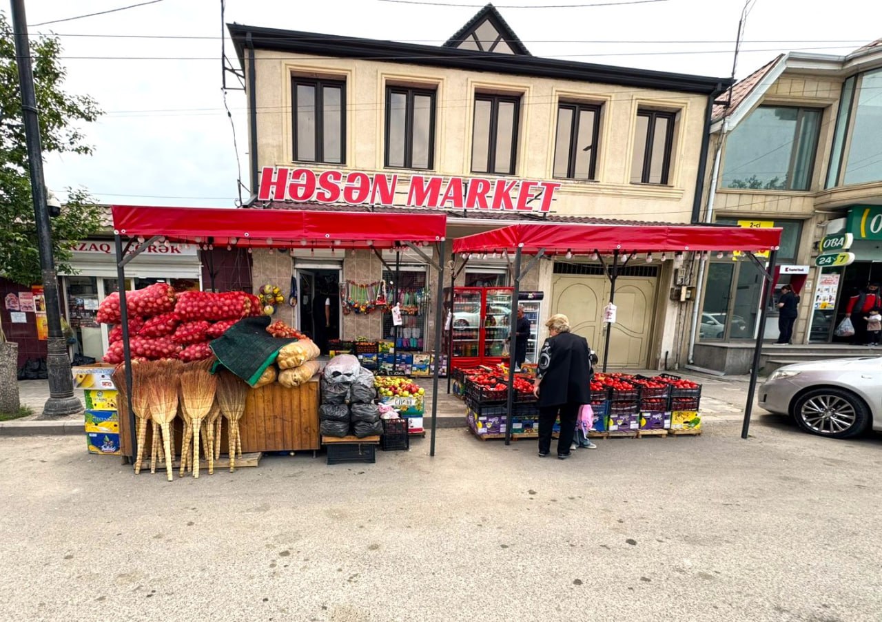 Gəncədə qanunsuz küçə ticarətinə qarşı reydlər BAŞLADI - FOTO