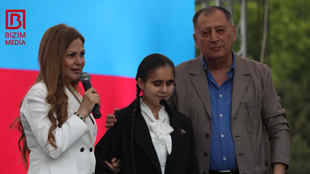 Kitab festivalında Baba Vəziroğlu ilə GÖRÜŞ – FOTO