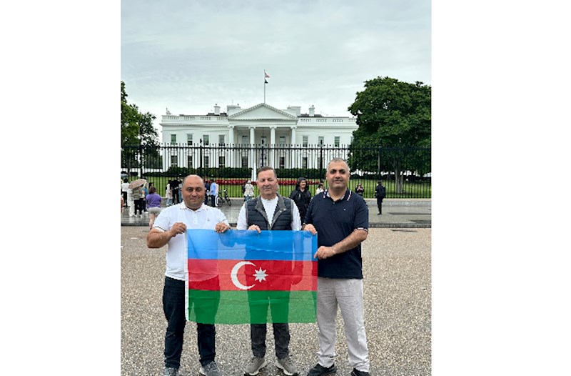 Ağ Evin qarşısında Azərbaycanın Dövlət Himni səsləndirildi — FOTO/VİDEO