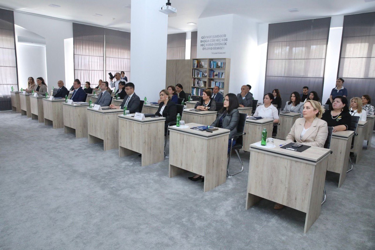Türkiyənin Koç Universitetinin rektoru AHİK-in Əmək və Sosial Münasibətlər Akademiyasında – FOTO