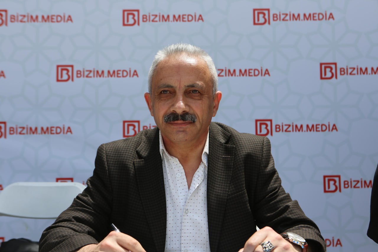 Festivalda Namiq Dəlidağlının kitabları maraqla qarşılandı - FOTO Festivalda Namiq Dəlidağlının kitabları maraqla qarşılandı - FOTO