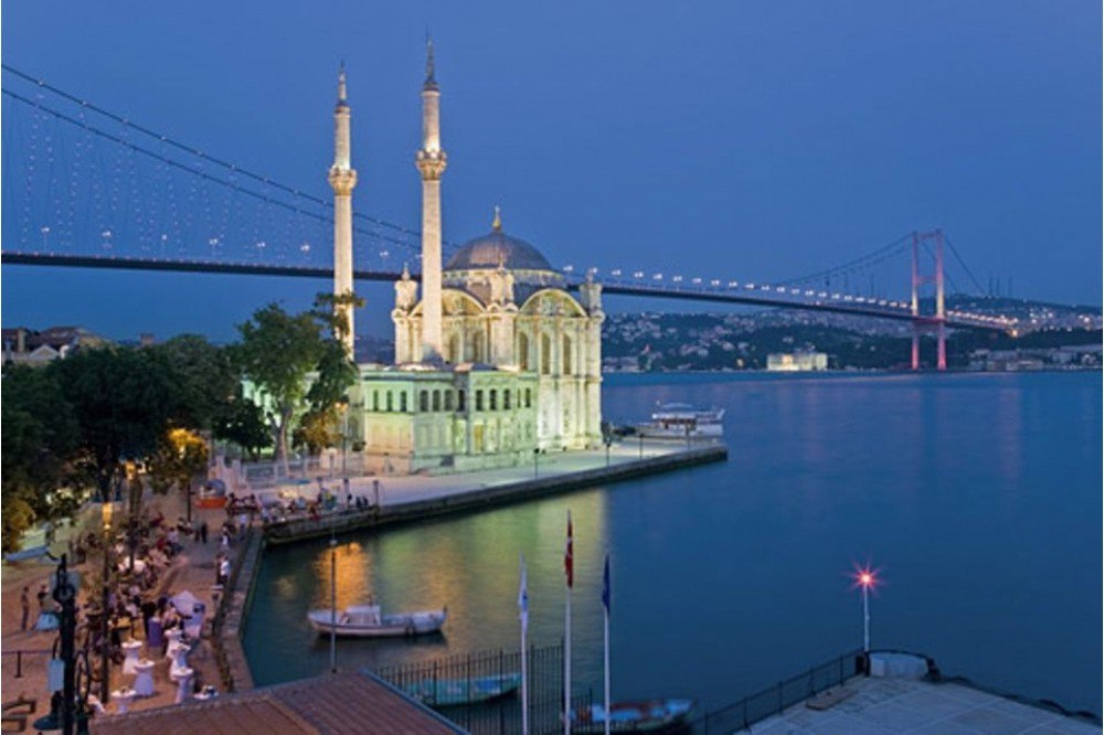 İstanbulun fəthindən 572 il ötür