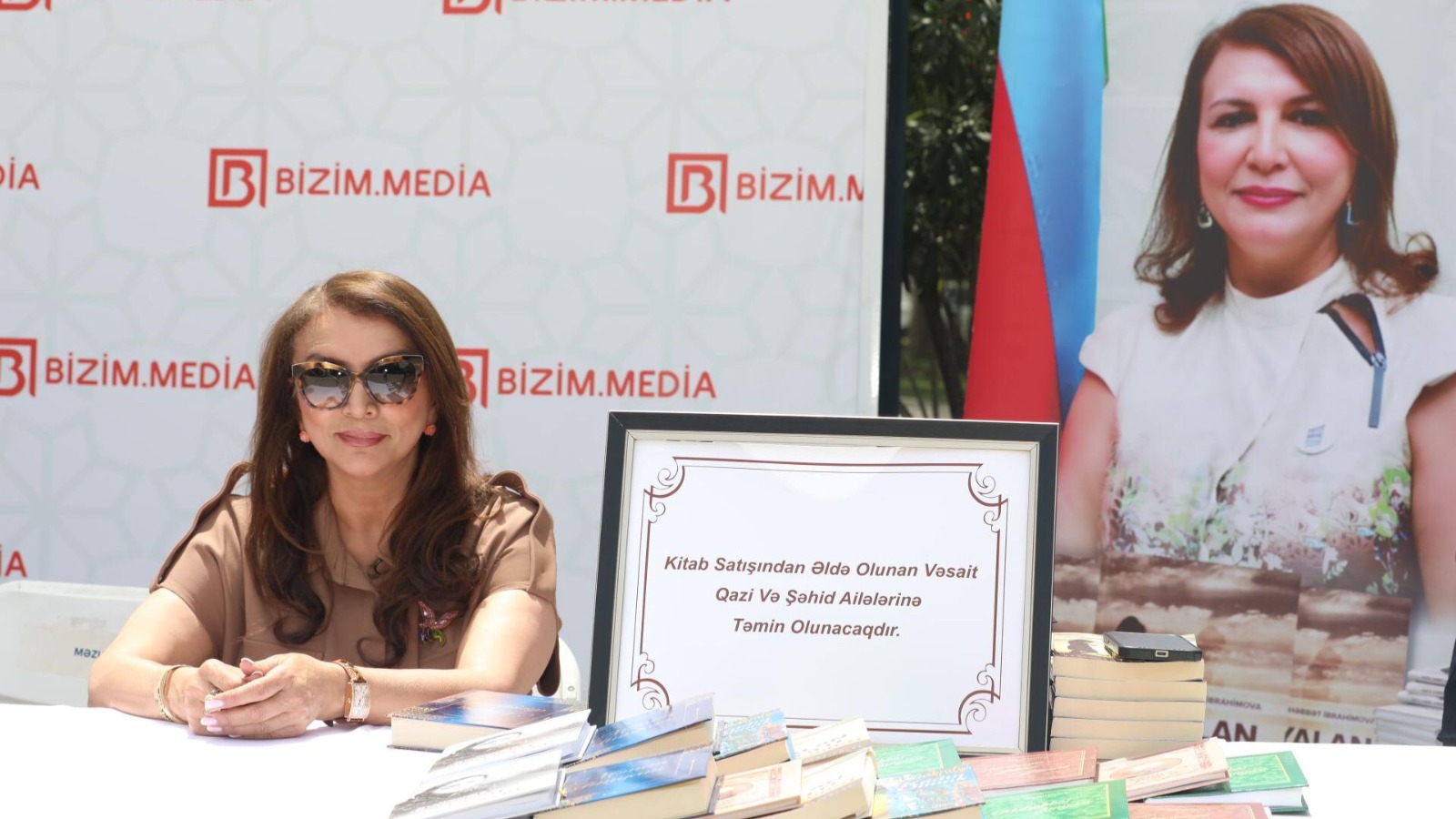 Məlahət İbrahimova oxucuları ilə görüşdü – FOTO
