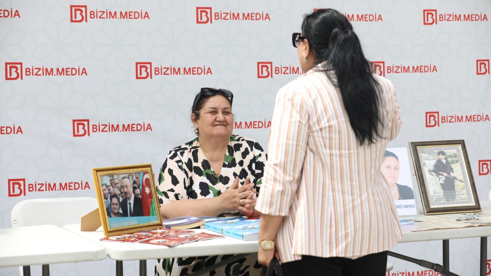 Zərəngiz Dəmirçi Qayalının imza günü – FOTO