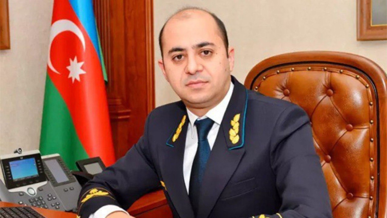 Vüsal Aslanov Aparat rəhbərini işdən çıxardı – FOTO Vüsal Aslanov Aparat rəhbərini işdən çıxardı – FOTO