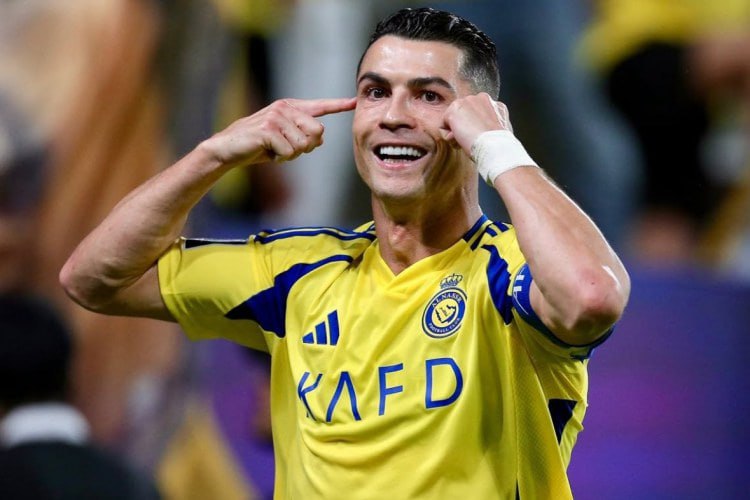 Ronaldo gələcəyi ilə bağlı QƏRAR VERDİ Ronaldo gələcəyi ilə bağlı QƏRAR VERDİ