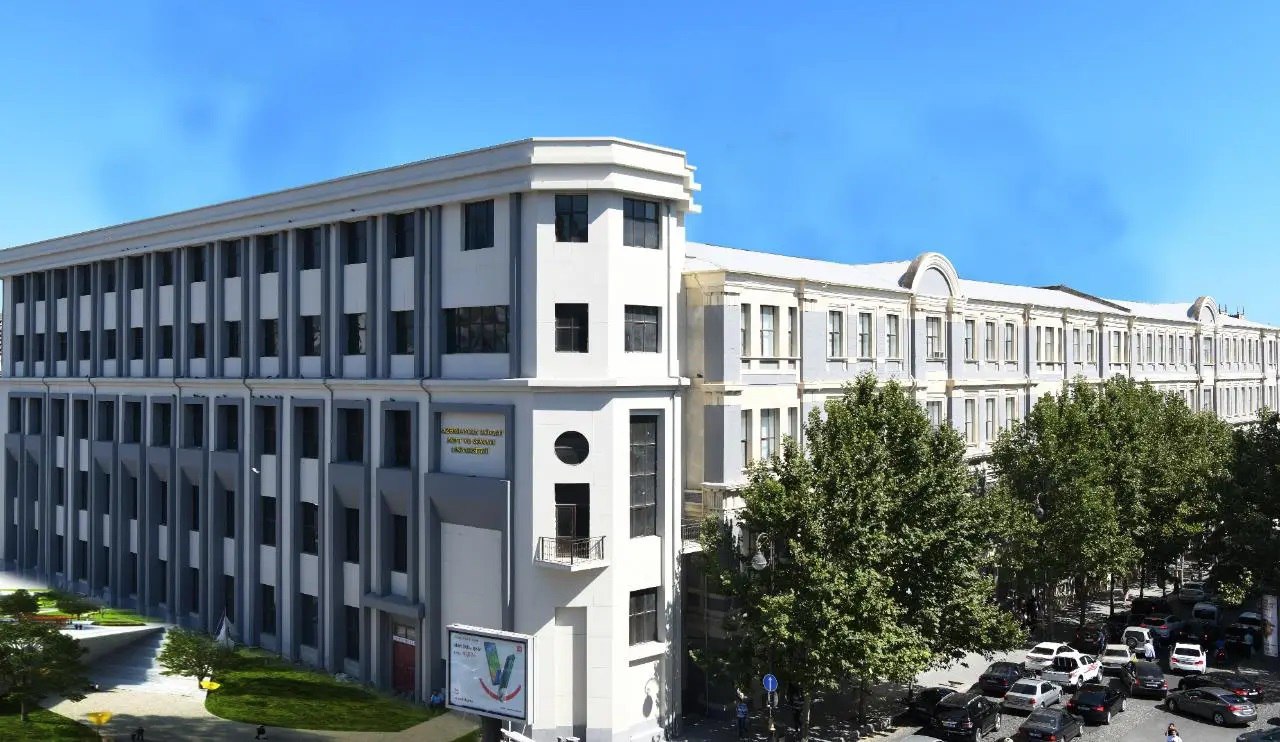 Bu universitet müəllim axtarır - Maaş 6 mindən YUXARIDIR Bu universitet müəllim axtarır - Maaş 6 mindən YUXARIDIR