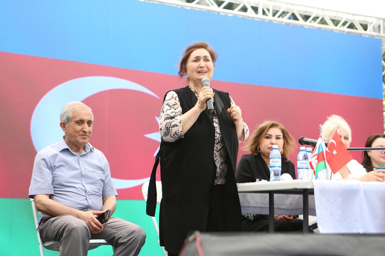 "Tarixi romanlarımızda Çağdaşlıq və Müasirlik" mövzusunda panel müzakirəsi keçirildi – FOTO