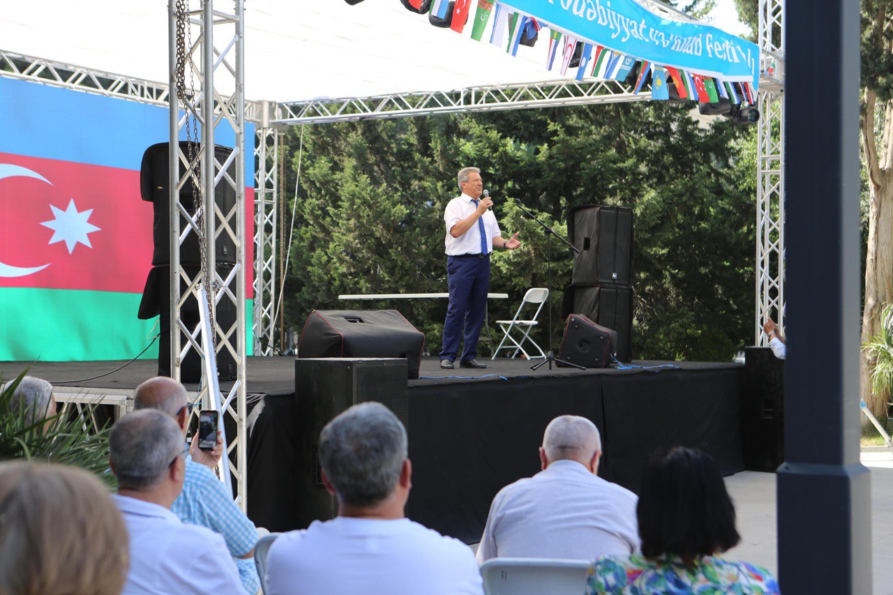 Kitab Festivalında "Şeir Adam" adlı ədəbi-bədii tədbir KEÇİRİLDİ - FOTO