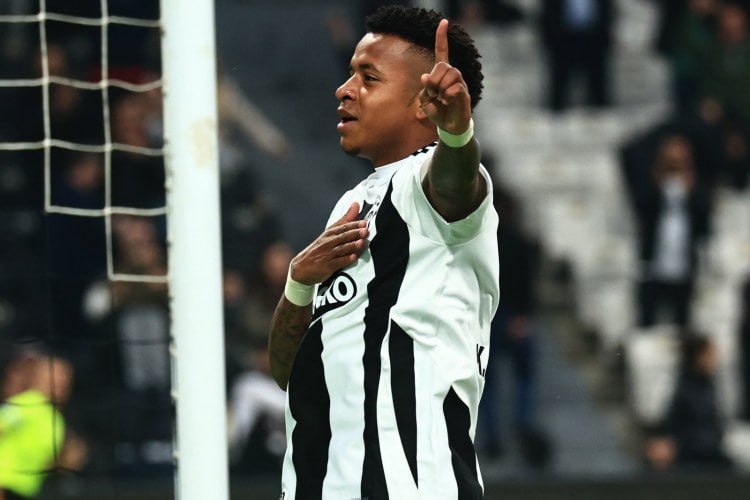 “Beşiktaş”ın legionerinə Braziliyadan TƏKLİF GƏLDİ “Beşiktaş”ın legionerinə Braziliyadan TƏKLİF GƏLDİ