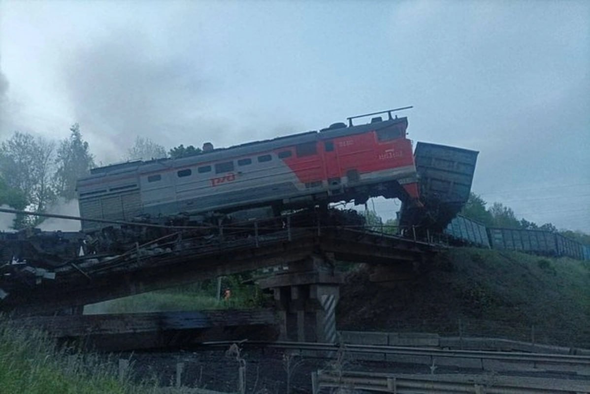 Rusiyada 24 saat ərzində 2 körpü uçdu: Ölənlər və yaralananlar var - FOTO