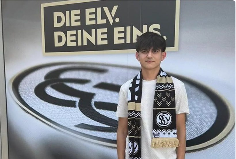 Gənc azərbaycanlı Bundesliqa klubu ilə müqavilə imzaladı – FOTO Gənc azərbaycanlı Bundesliqa klubu ilə müqavilə imzaladı – FOTO