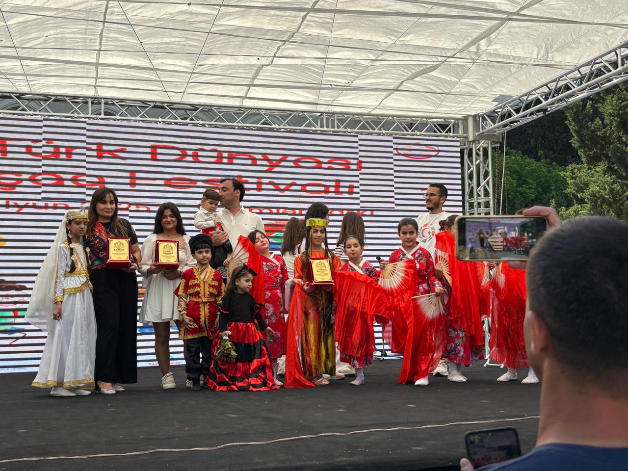 Uşaqların Beynəlxalq Müdafiəsi Günü festivalında mükafat verildi - FOTO