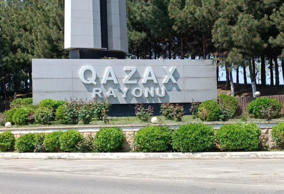 Qazaxda minik maşını aşdı - Xəsarət alan var Qazaxda minik maşını aşdı - Xəsarət alan var