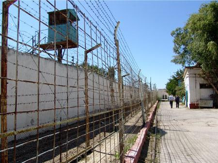 Həbsxanadakı uçqunda yaralanan məhkum VƏFAT ETDİ