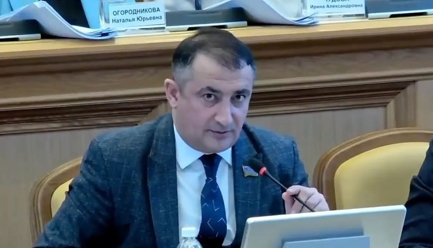 ŞOK: Rusiyada azərbaycanlı deputatı üzr istəməyə MƏCBUR ETDİLƏR ŞOK: Rusiyada azərbaycanlı deputatı üzr istəməyə MƏCBUR ETDİLƏR