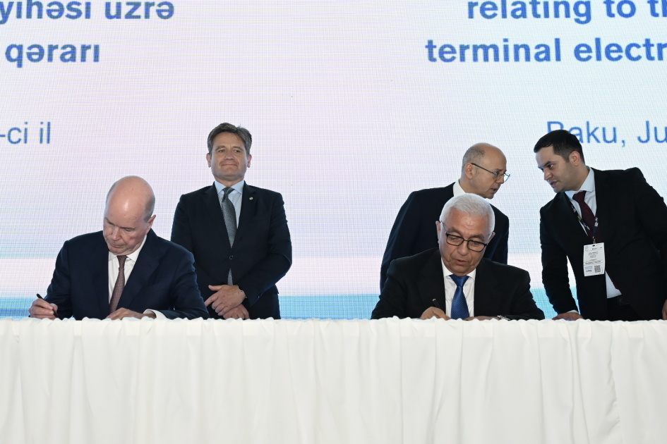 “Şəfəq” GES və Səngəçal terminalının elektrikləşdirilməsi ilə bağlı müqavilələr imzalandı - FOTO/VİDEO