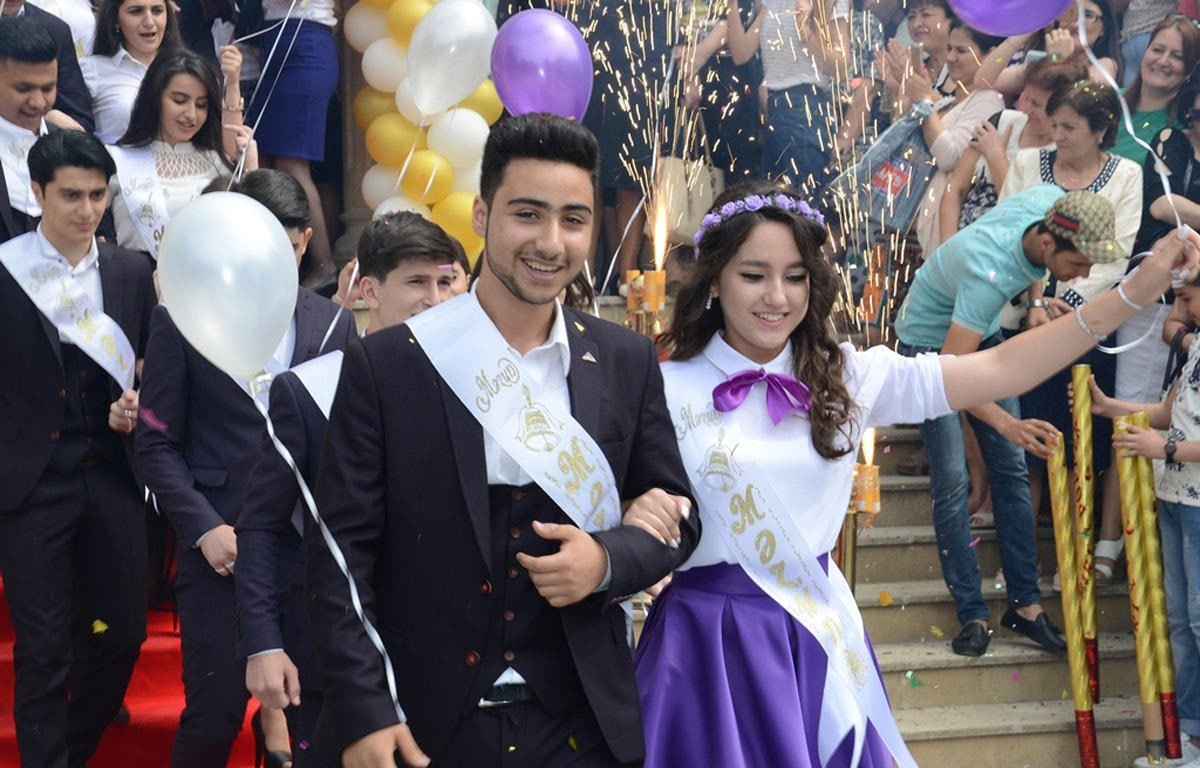 “Son zəng” tədbirlərində müəllim və valideyn qarşıdurması – Kimdir günahkar?
