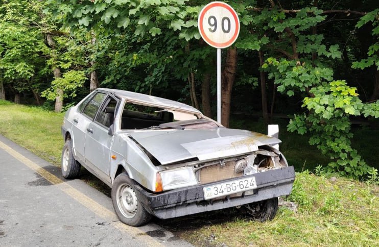 Qaxda iki avtomobil TOQQUŞDU - 3 yaralı var - FOTO Qaxda iki avtomobil TOQQUŞDU - 3 yaralı var - FOTO