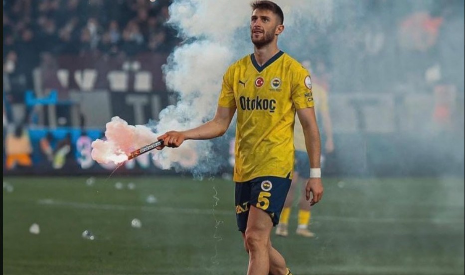 “Şaxtyor” “Fənərbağça”nın futbolçusuna təklif göndərdi “Şaxtyor” “Fənərbağça”nın futbolçusuna təklif göndərdi
