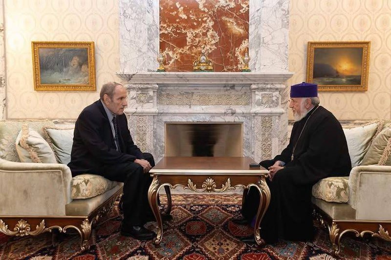 Ter-Petrosyan Paşinyanın əleyhinə çıxdı - Baş nazir onu fırıldaqçı adlandırdı Ter-Petrosyan Paşinyanın əleyhinə çıxdı - Baş nazir onu fırıldaqçı adlandırdı