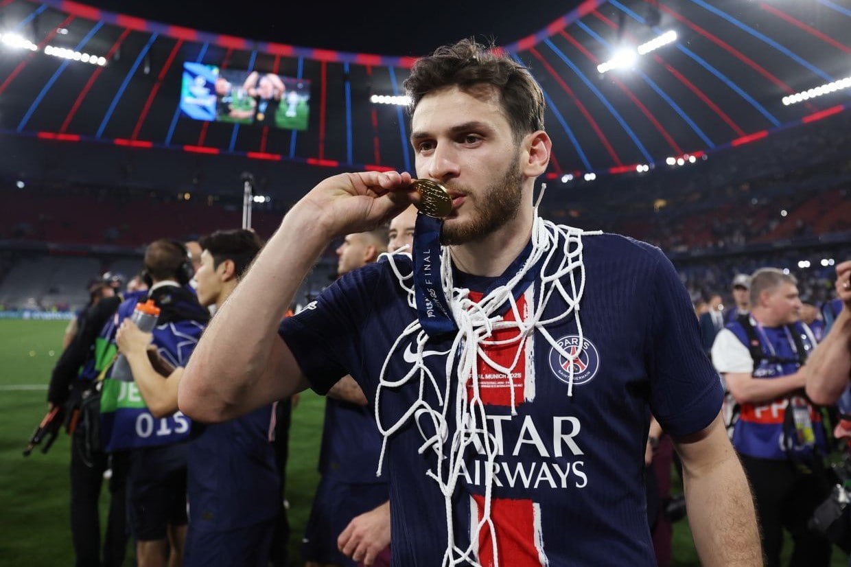 Gürcüstanlı futbolçular Fransada qarət olundu