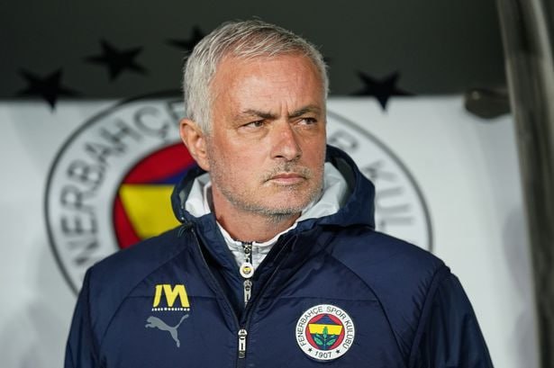 “Fənərbağça” Mourinyodan 15 milyon avro tələb edir “Fənərbağça” Mourinyodan 15 milyon avro tələb edir