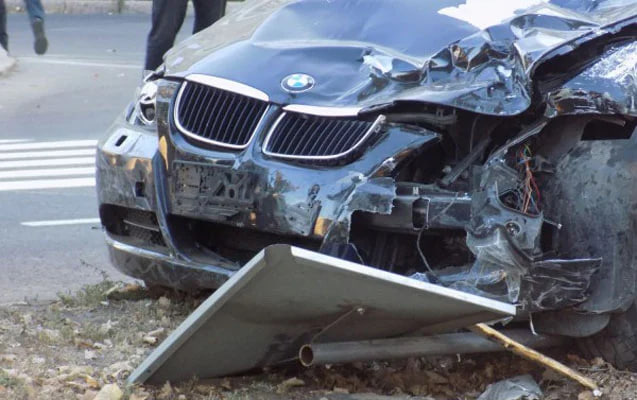 Daha bir “BMW” hasara çırpıldı – VİDEO