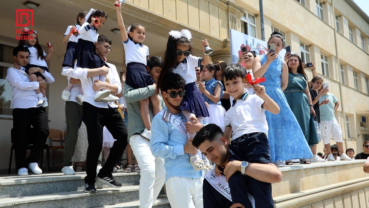 “Əlvida, doğma məktəb” –138 məzunun “Son Zəng”i çalındı - FOTO/VİDEO