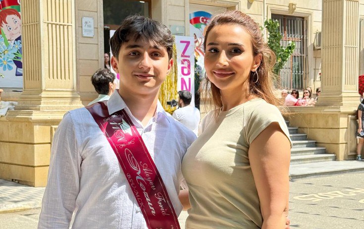 Aytəkinin oğlu məzun oldu - FOTO Aytəkinin oğlu məzun oldu - FOTO