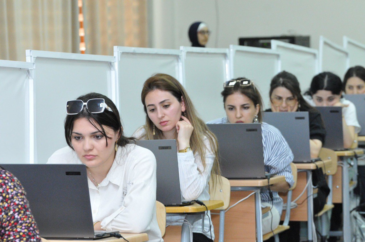 Müəllimlərin sertifikasiyasının test mərhələsinə BAŞLANILDI Müəllimlərin sertifikasiyasının test mərhələsinə BAŞLANILDI