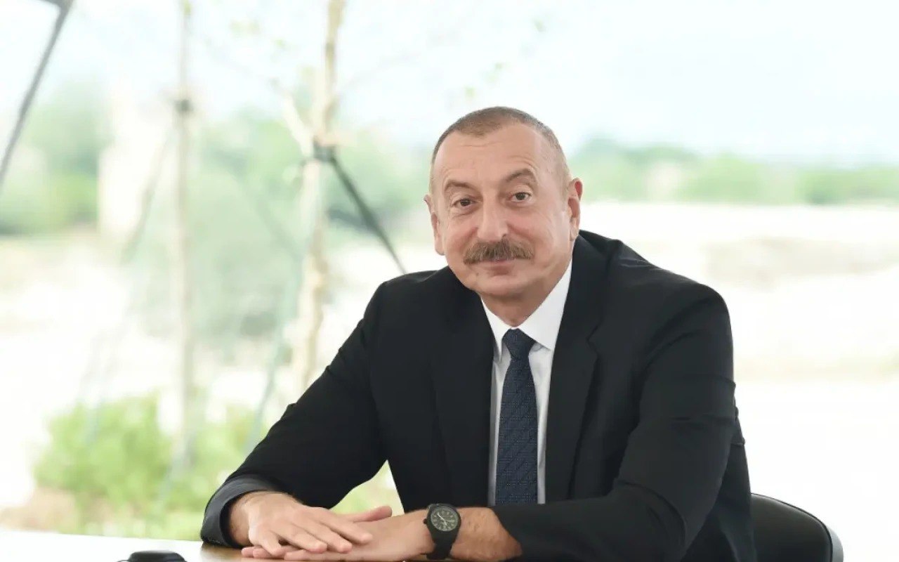 Prezident: “Türkiyə və Azərbaycan bir-birinin yanında inamla, uğurla irəliləyir” Prezident: “Türkiyə və Azərbaycan bir-birinin yanında inamla, uğurla irəliləyir”