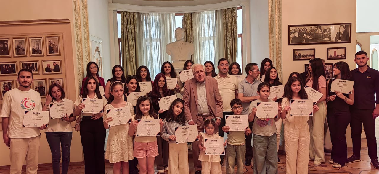 AYB-də könüllülərə sertifikatlar təqdim edildi - FOTO