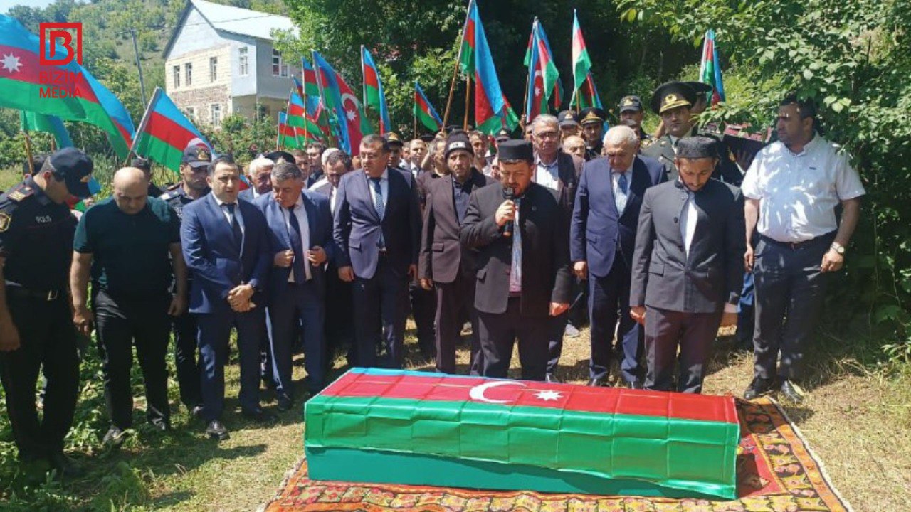Şəhidin nəşi 32 ildən sonra doğma kəndində torpağa tapşırıldı – FOTO/VİDEO