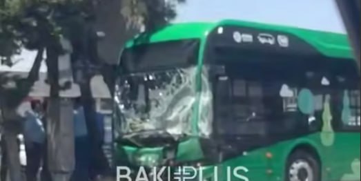 “Bakubus” avtobusu QƏZAYA DÜŞDÜ – Yaralılar VAR – VİDEO