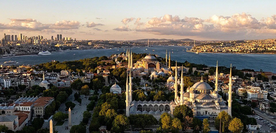 İstanbulda Qərbi azərbaycanlıların öz yurdlarına qayıdışı ilə bağlı qətnamə QƏBUL EDİLDİ