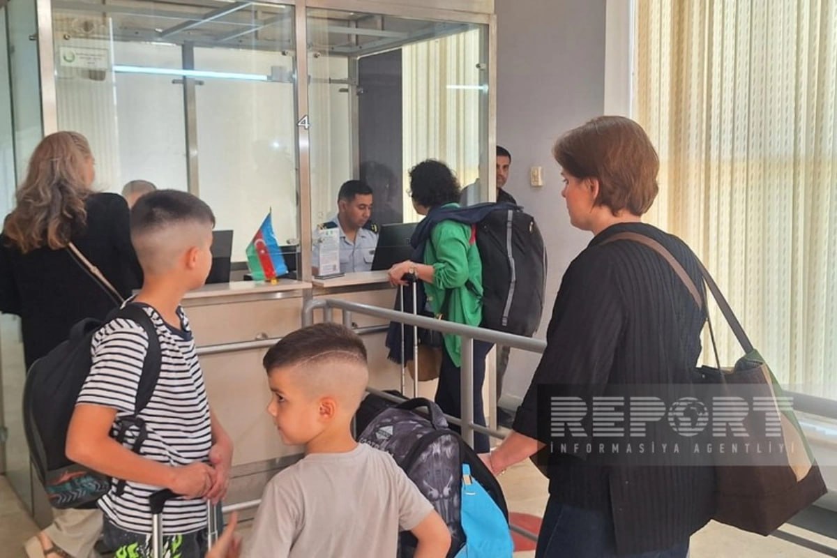 Rusiyanın İrandakı səfirliyinin əməkdaşları Azərbaycana təxliyə olundu - FOTO Rusiyanın İrandakı səfirliyinin əməkdaşları Azərbaycana təxliyə olundu - FOTO