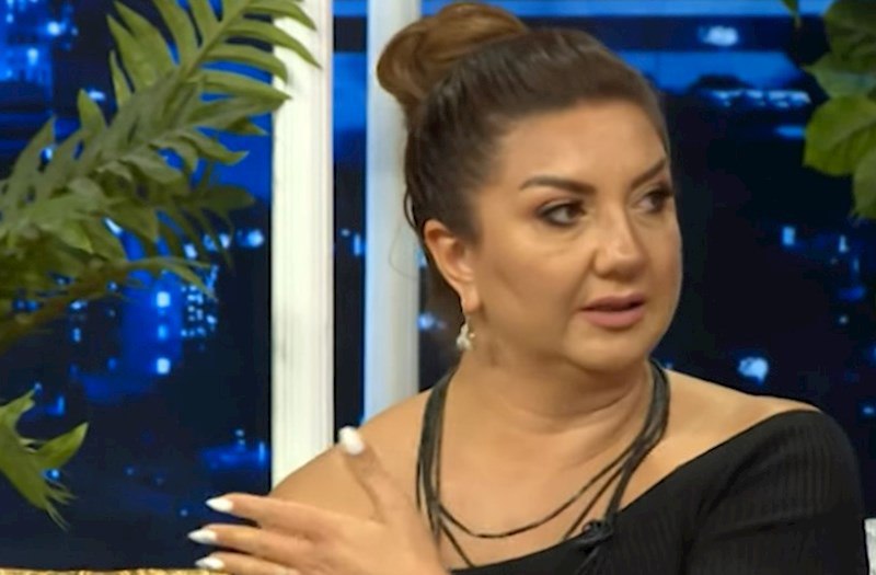 "Həmin müğənnilər oğrularla əlbirdirlər" "Həmin müğənnilər oğrularla əlbirdirlər"