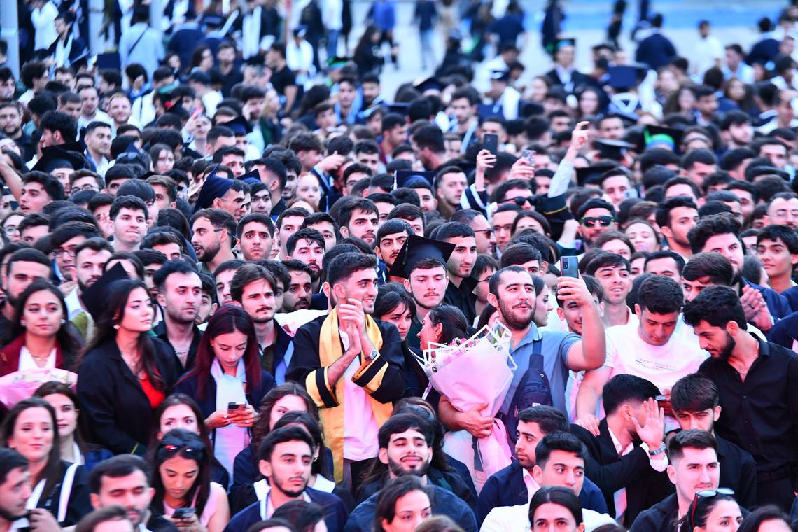 ADNSU-da təntənəli “Məzun Günü” keçirildi - FOTO/VİDEO ADNSU-da təntənəli “Məzun Günü” keçirildi - FOTO/VİDEO