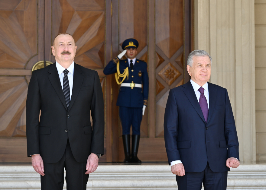 İlham Əliyev Şavkat Mirziyoyevi belə qarşıladı - FOTO/VİDEO