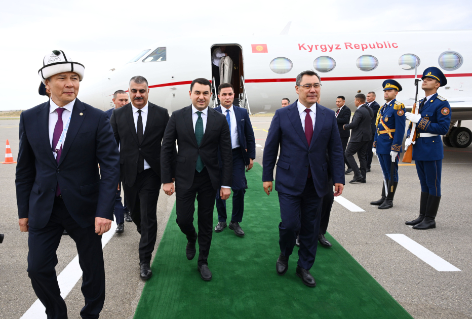 Sadır Japarovun təyyarəsi Füzuli Hava Limanına eniş etdi – FOTO