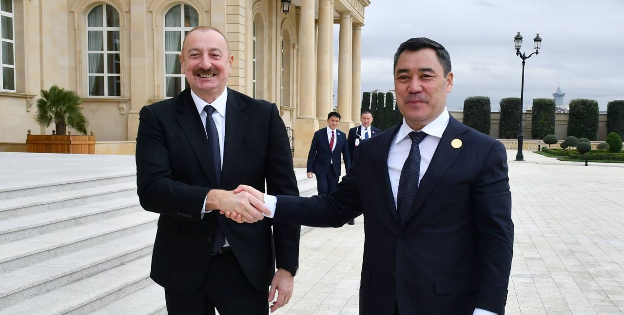 Prezidentlər Ağdamın Xıdırlı kəndində sakinlərlə GÖRÜŞDÜLƏR - FOTO