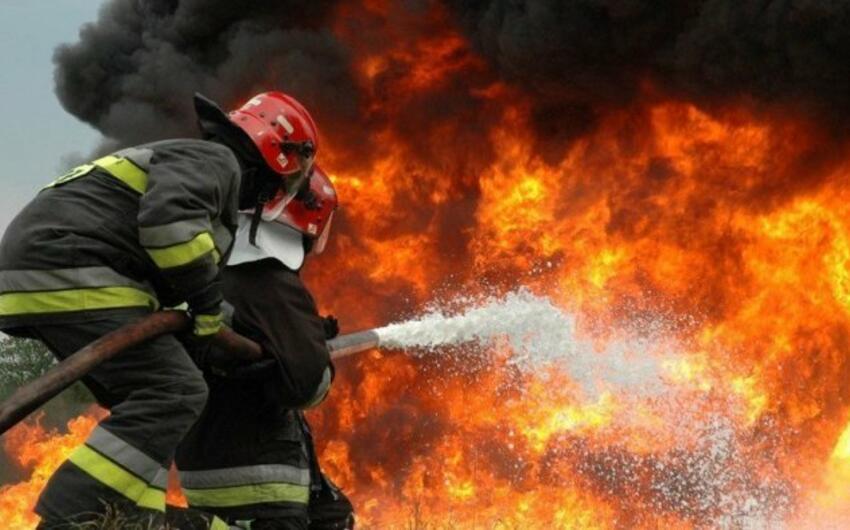 “20 yanvar” metrosu yaxınlığındakı yanğın SÖNDÜRÜLDÜ “20 yanvar” metrosu yaxınlığındakı yanğın SÖNDÜRÜLDÜ