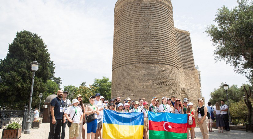 Azərbaycana gətirilən ukraynalı uşaqlar Bakını GƏZDİLƏR - FOTO Azərbaycana gətirilən ukraynalı uşaqlar Bakını GƏZDİLƏR - FOTO